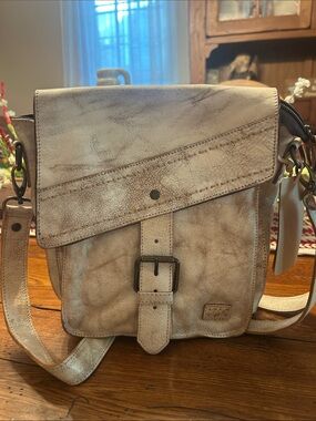 BED|STU Distressed Cream/Tan Leather Messenger Bag